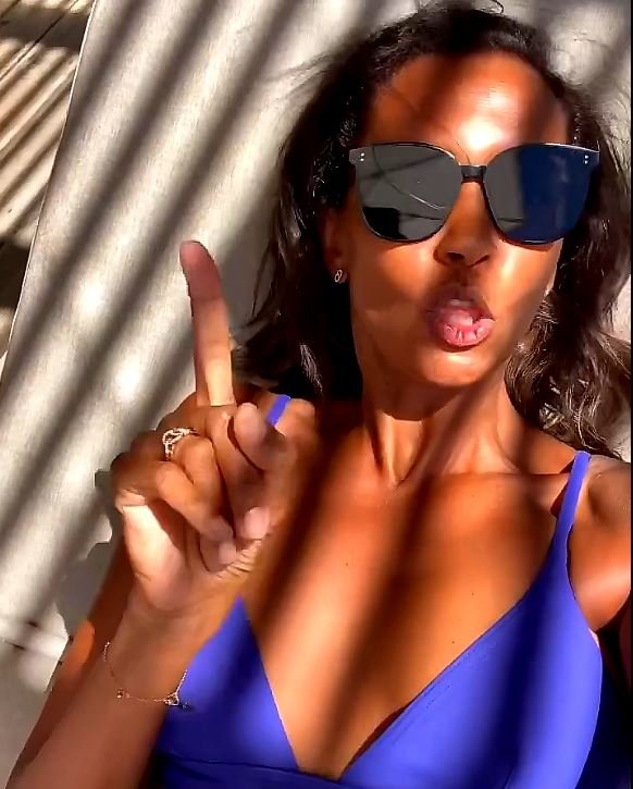 Karine Lemarchand Sexy 65.jpg