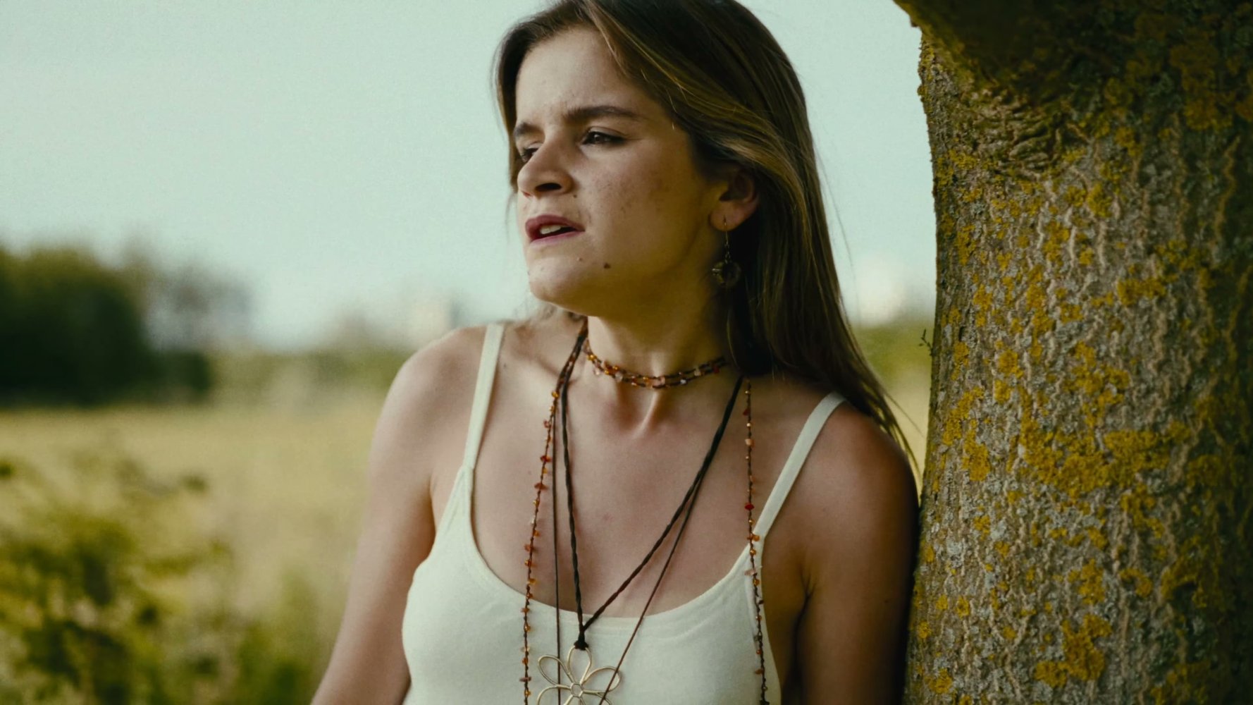 carla_roturier-clip_petite_fille_lunaire-1.jpg