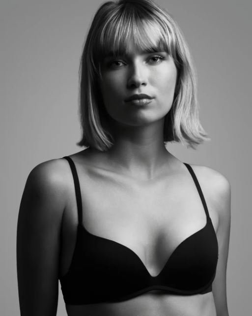 Eve Bzh Sexy 51.JPG