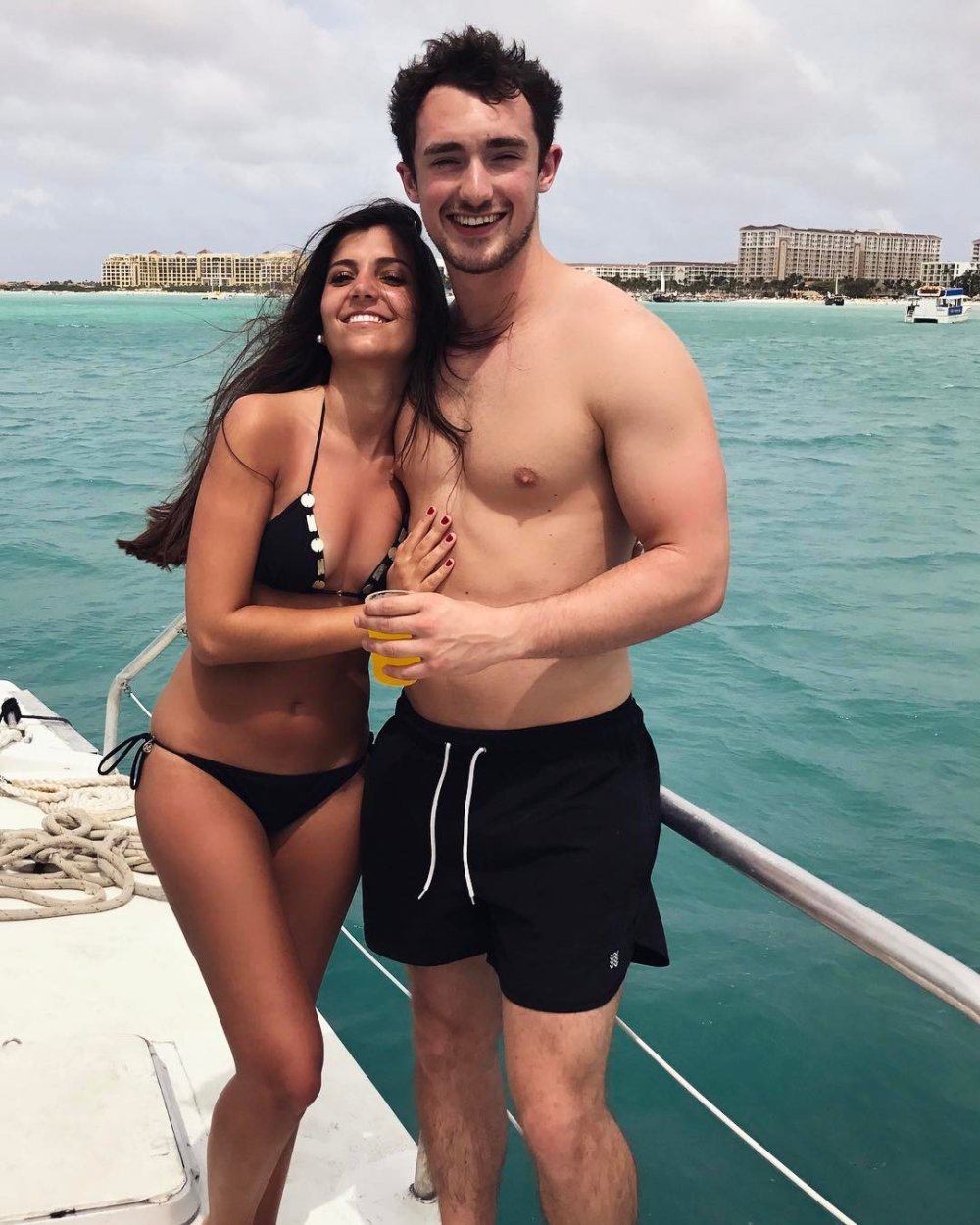 Severine Parlakou Sexy 2.jpg