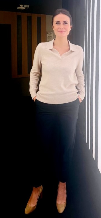 Julie H.png