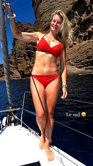 Sandrine Arcizet Sexy 13.jpg