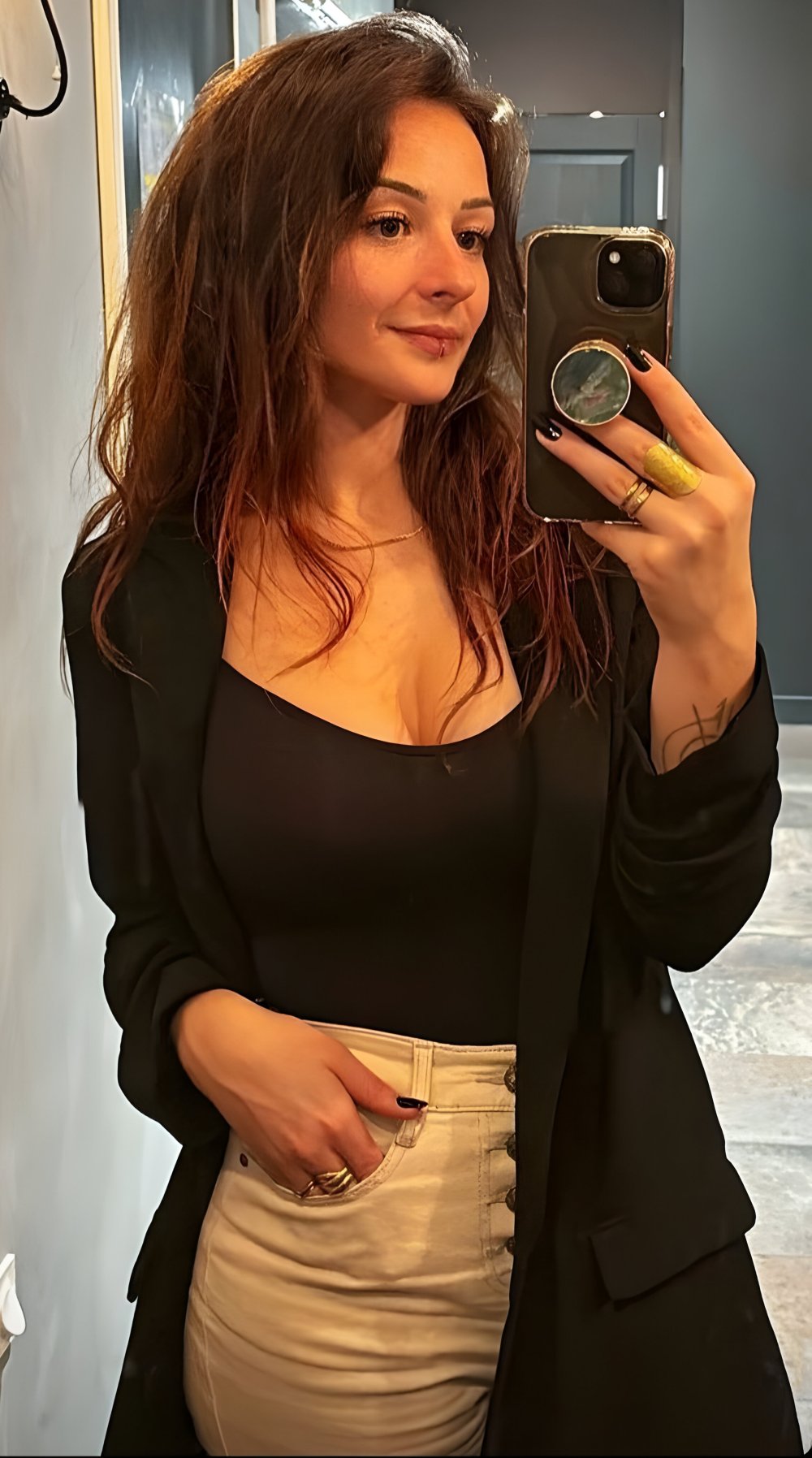 pixelcut-export - 2024-12-21T200702.655.jpeg