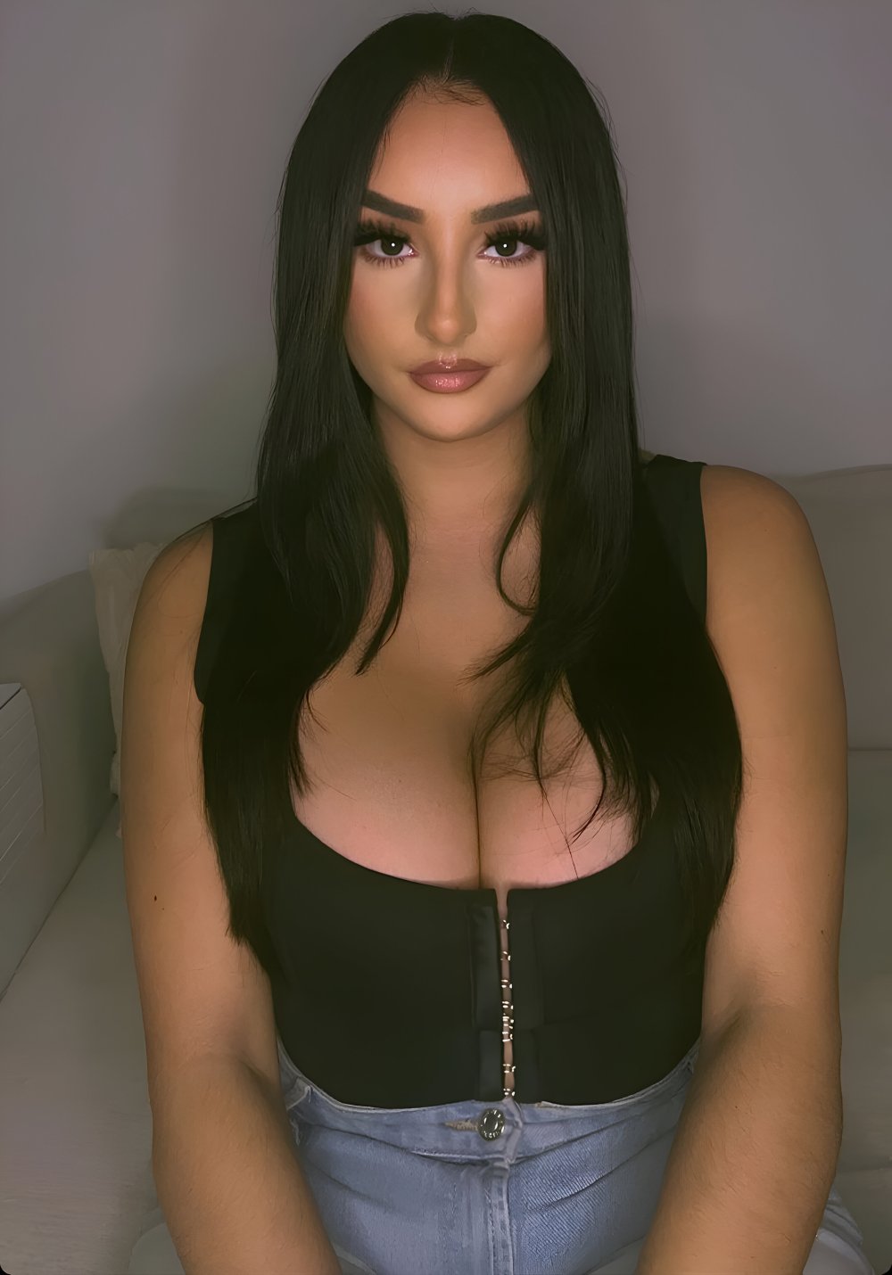 pixelcut-export (70).jpeg