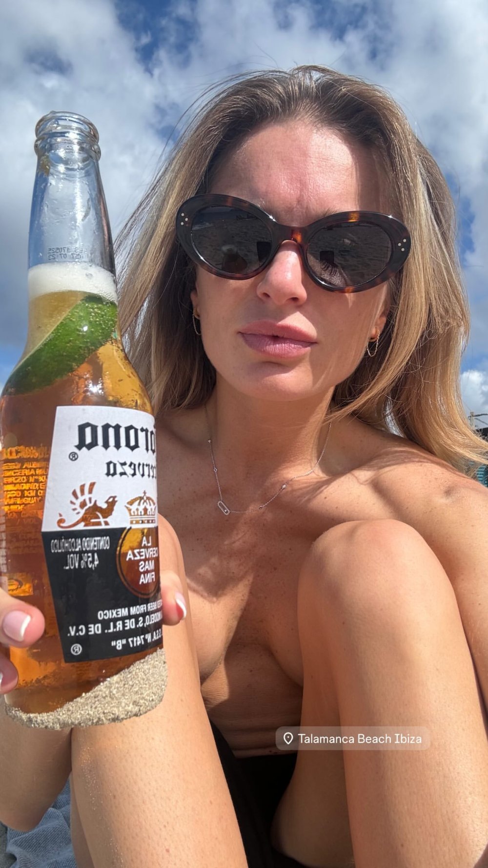 Fiona Deshayes Sexy 79.jpg Fiona Deshayes Sexy 79.jpg