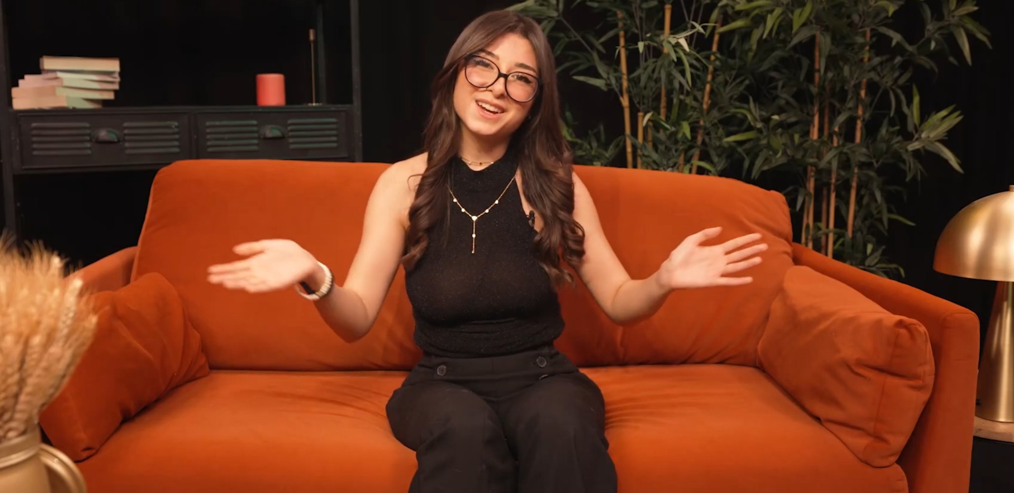 Screenshot_20251107-205304_Video Player.jpg