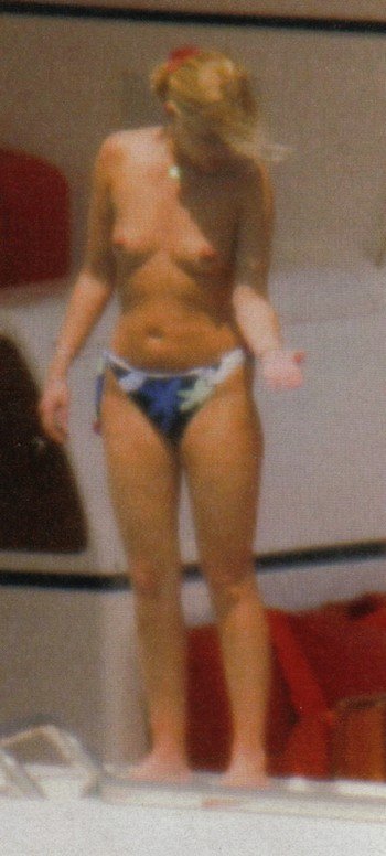 Flavie Flament Topless 22.jpg