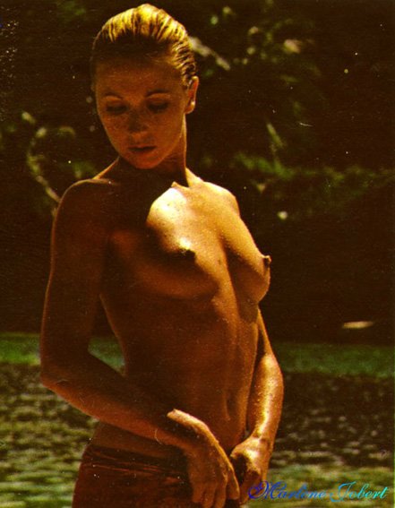 Marlène Jobert Topless 2.jpg