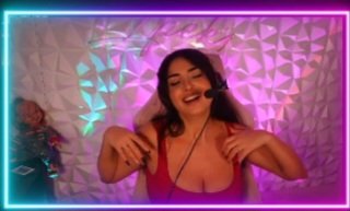 Screenshot_20251119_021436_Twitch.jpg Screenshot_20251119_021436_Twitch.jpg