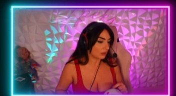 Screenshot_20251119_021054_Twitch.jpg Screenshot_20251119_021054_Twitch.jpg