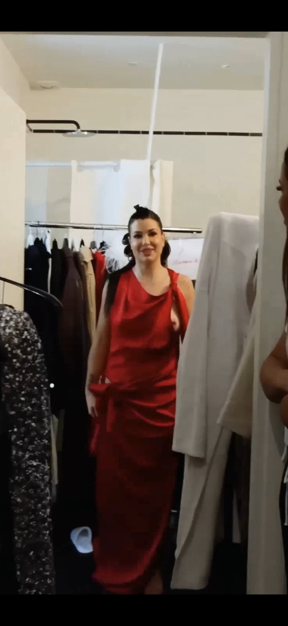 Screenshot_20251119-174903_Video Player.jpg