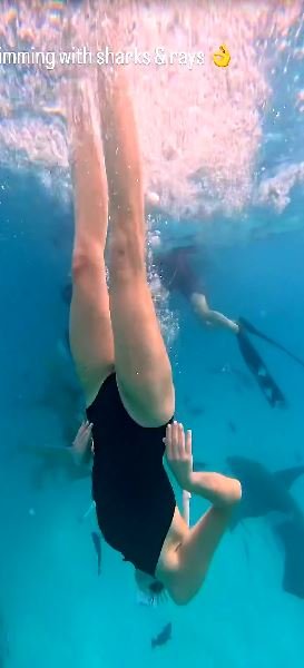 Cyrielle Hariel Sexy 40.jpg