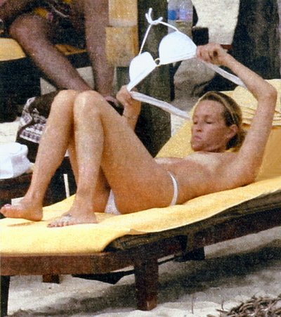 Estelle Lefebure Topless 25.jpg