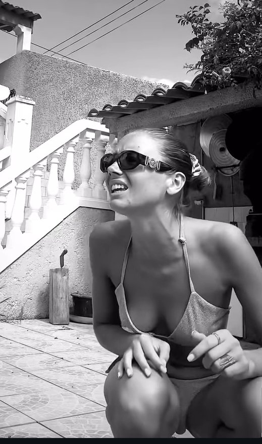 Amandine Petit Sexy 26.jpg