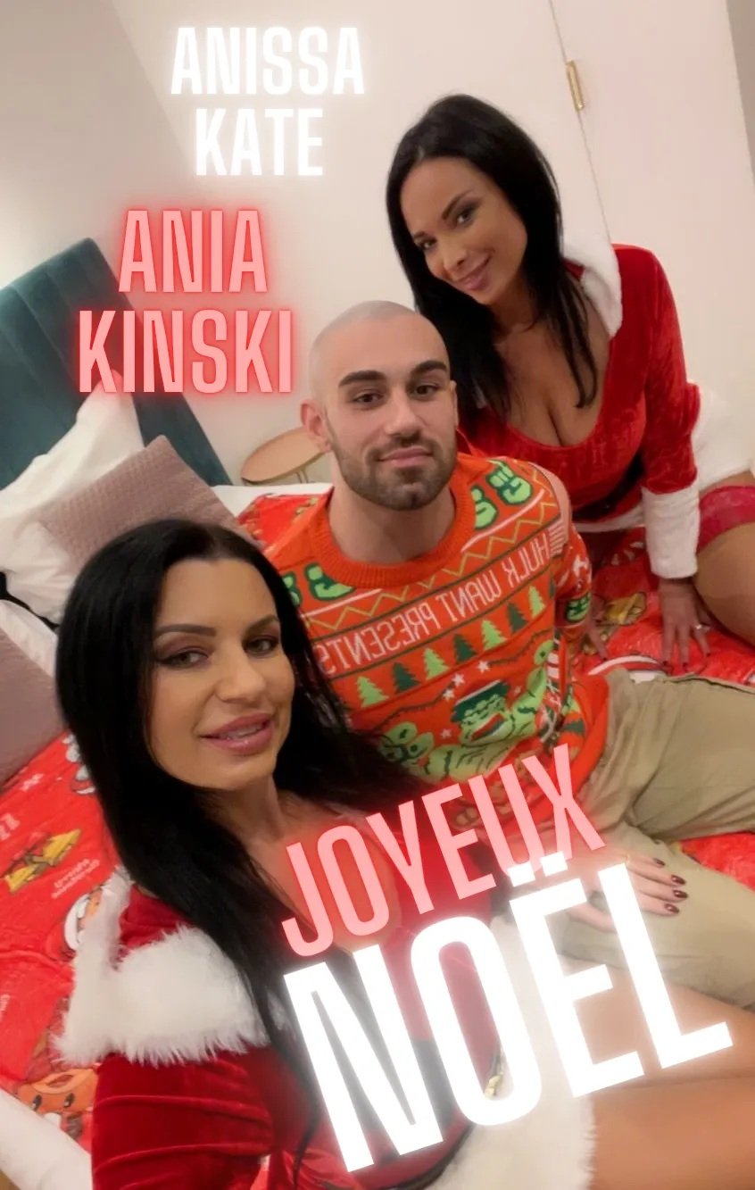#38 Axel Reed • Anissa Kate & Ania Kinski Joyeux Noël0.jpg