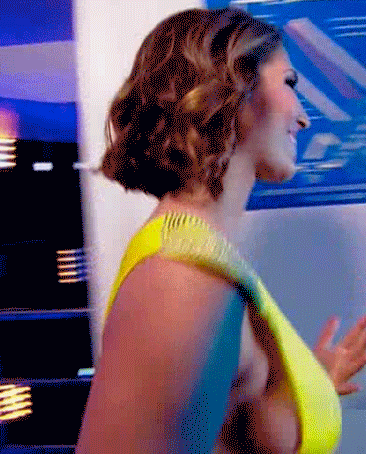 Laurie_Thilleman_sideboob_gros_seins_splash_sexy_hot.gif