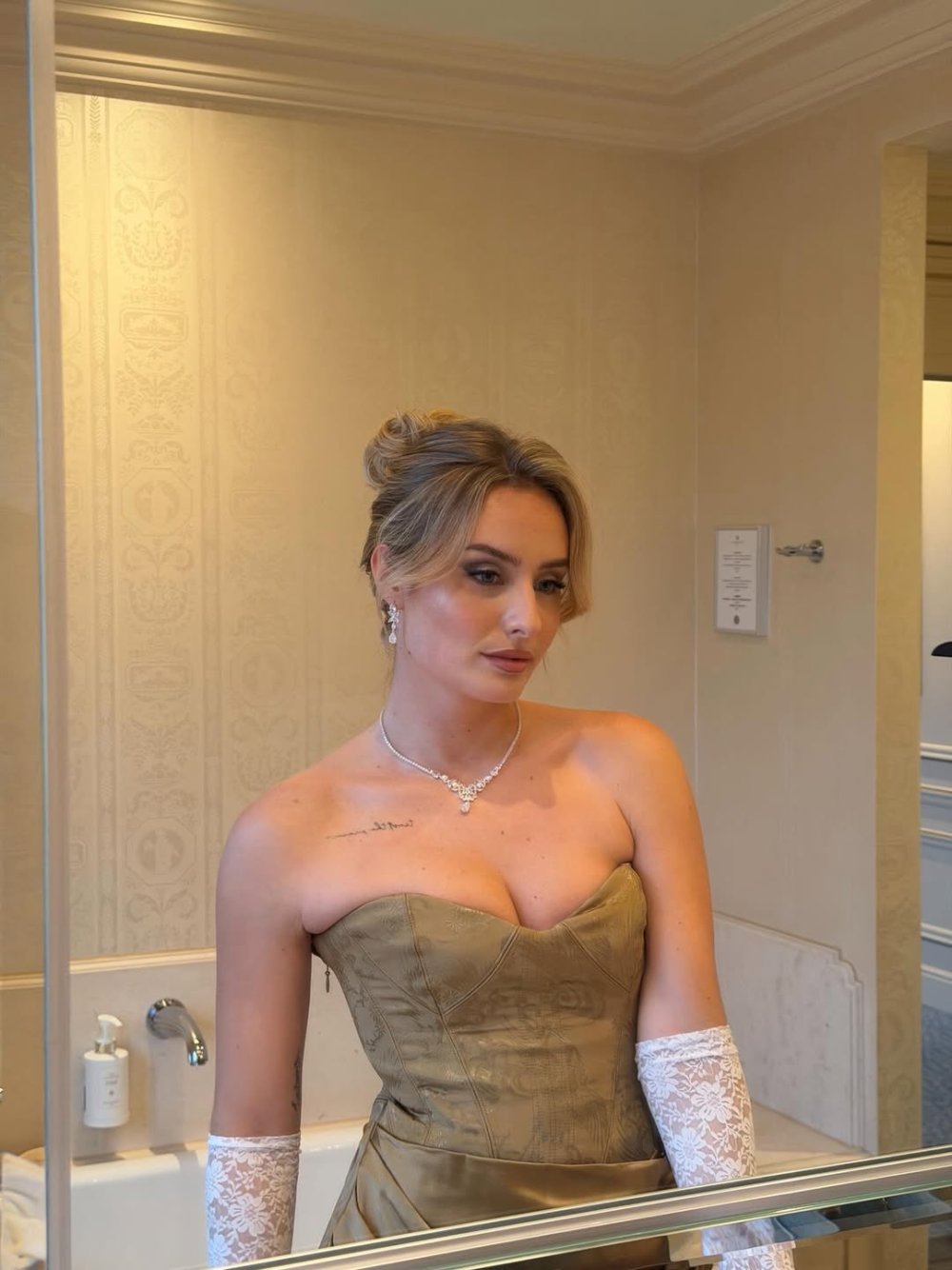 Dear gentle readers, a new season is about to begin.. 🥹✨ 3 jours de folie.. je sais même pas q...jpg