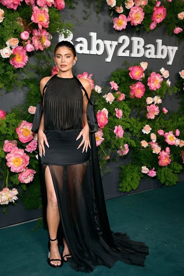 kylie-jenner-attends-the-2022-baby2baby-gala-presented-by-news-photo-1668352640.jpg