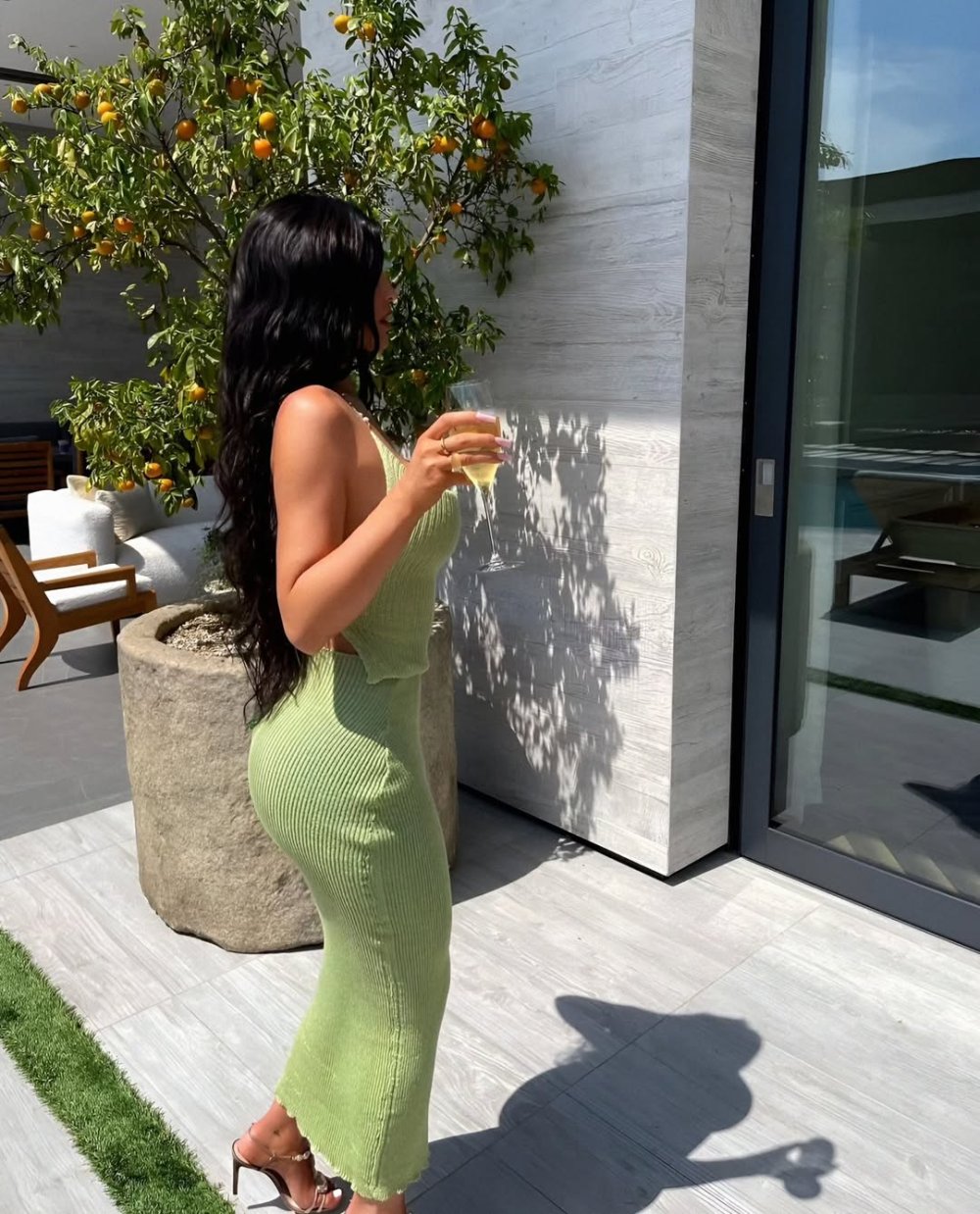 💚Follow us for more !@kyliejenner.heic (4).jpg