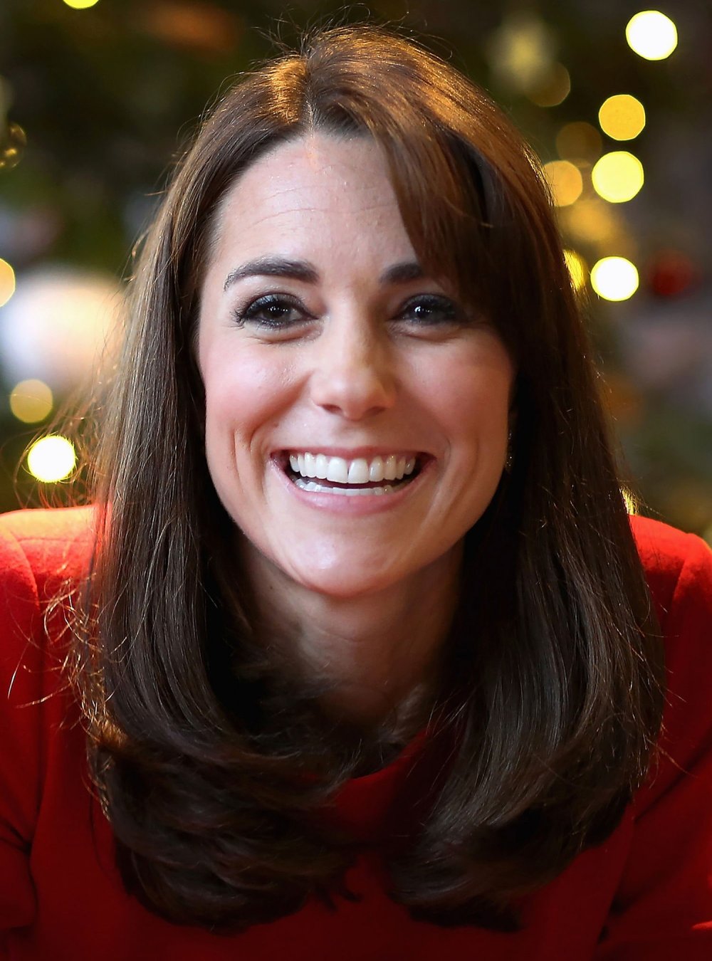 beauty-2015-12-kate-middleton-holiday-hair-makeup-closeup-1-main.jpg