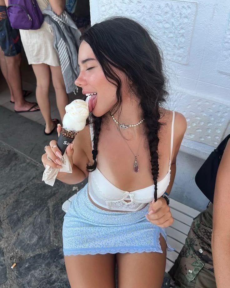 Te la voy a chupar entera rubia 😍🥵.jpeg