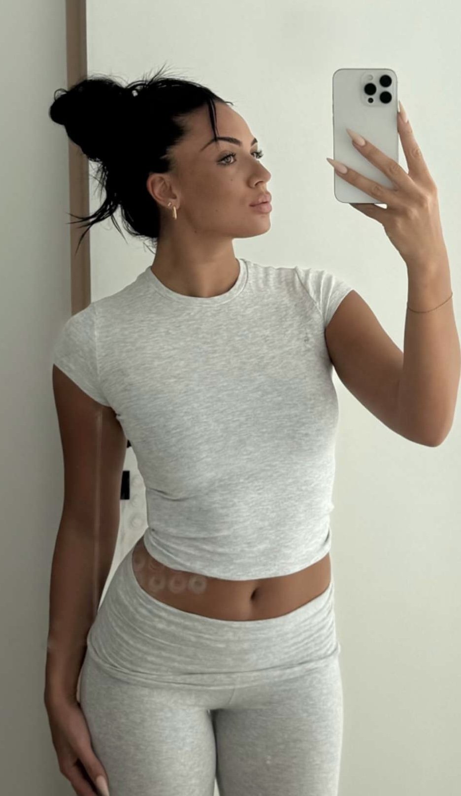 @wahalasarah - R⤓Download.jpeg