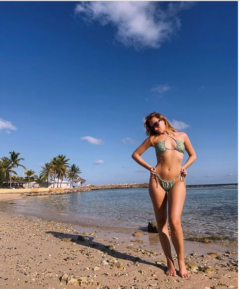 Chloe J Bikini 8.PNG