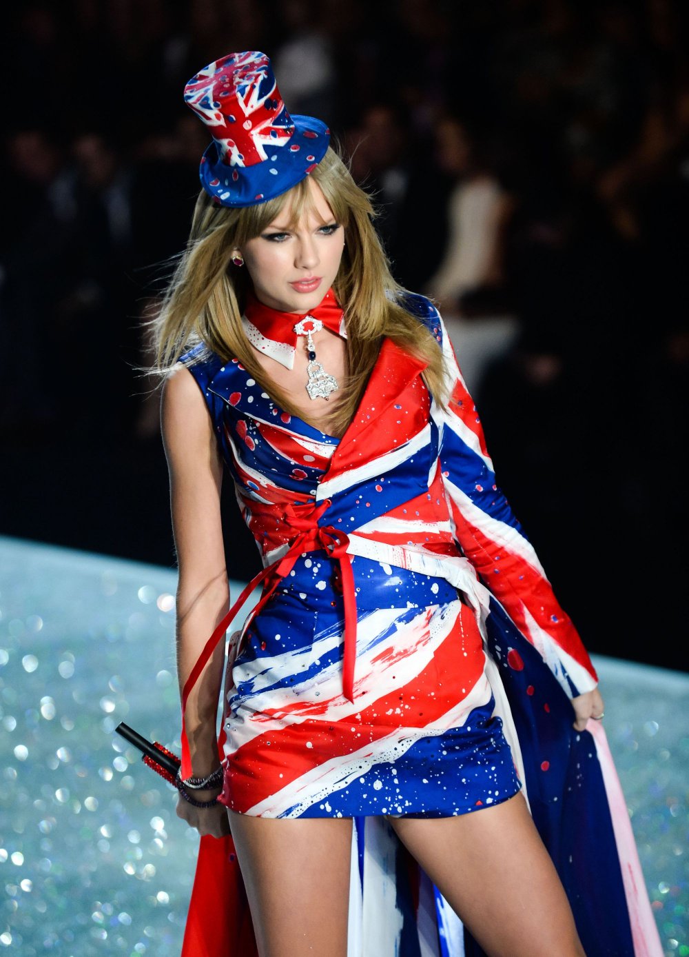 269100-taylor-swift-le-13-novembre-20113-a-orig-2.jpg