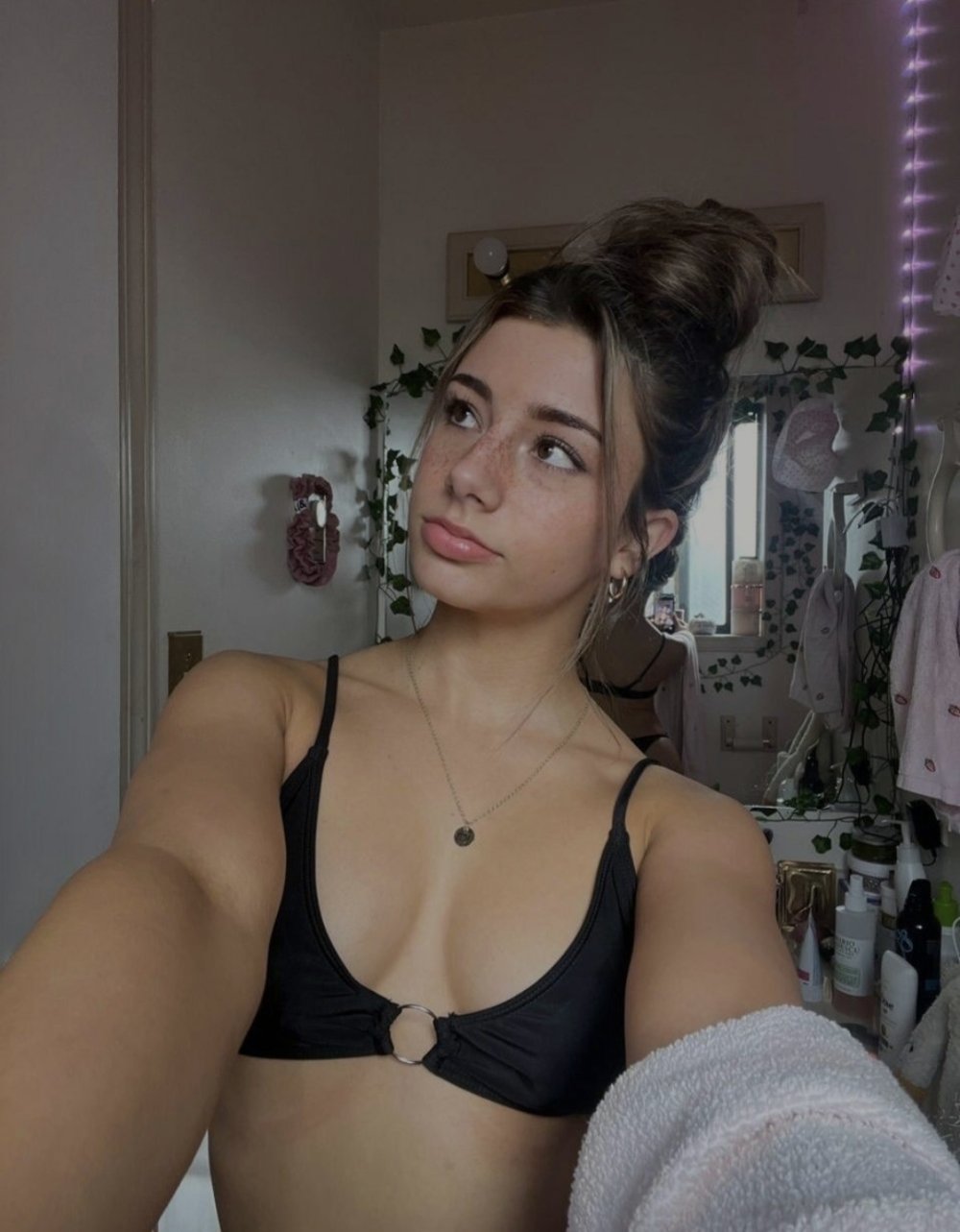 Screenshot_20260313_235428_Samsung Internet.jpg