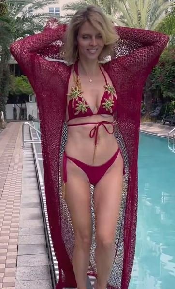 Sylvie Tellier Sexy 50.jpg