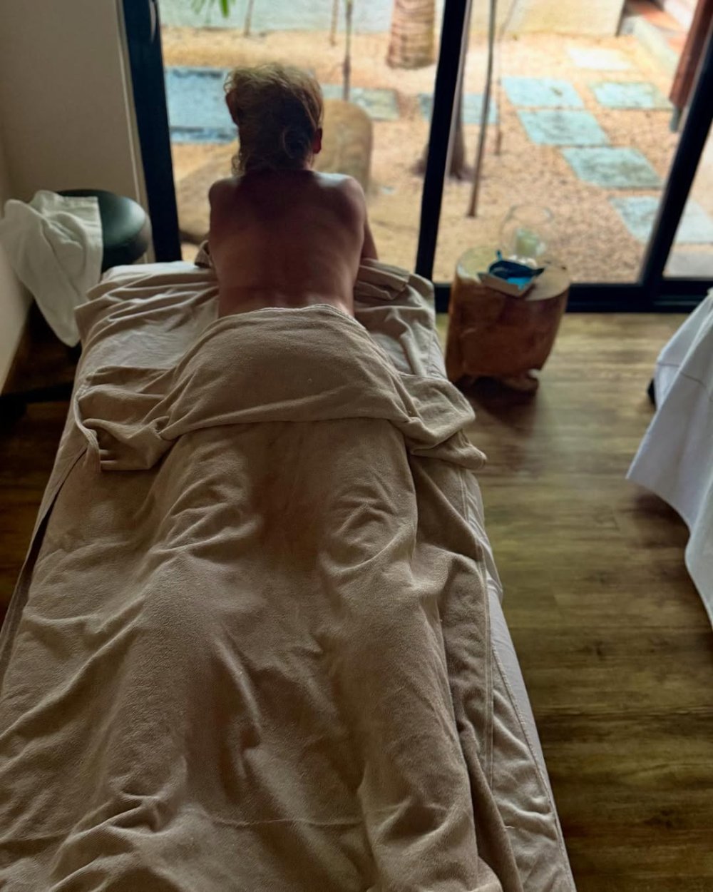 Sylvie Tellier Sexy 70.jpg