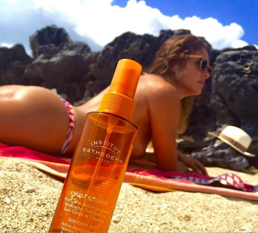 Elodie Clouvel Topless5.jpeg