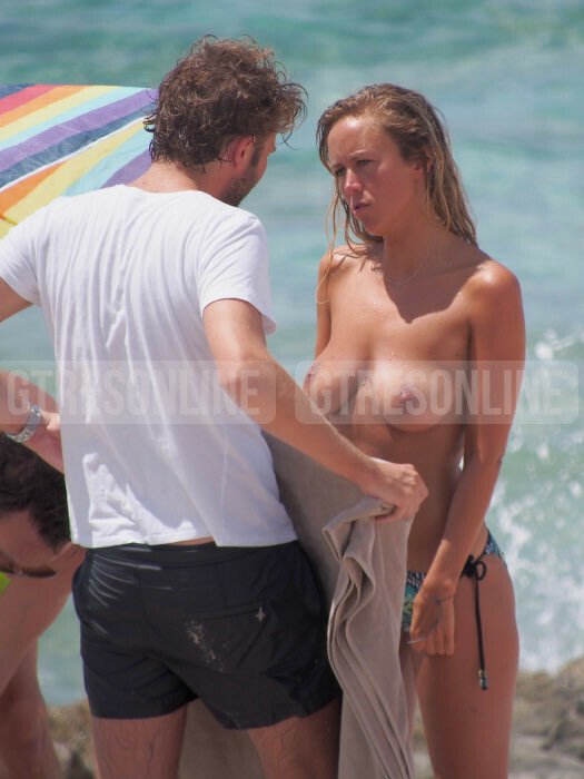 Enora Malagre Topless 21.jpg