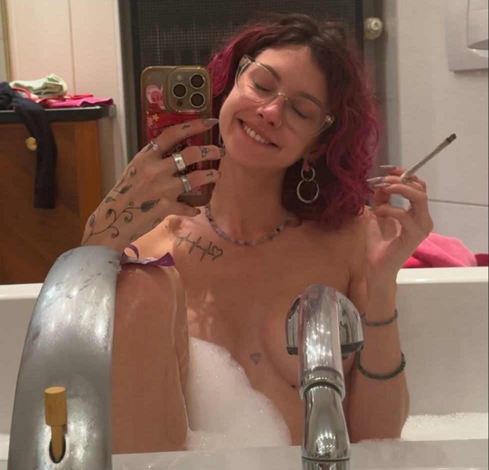 Melanie Jasmin (@jazzz_mel_x708.png