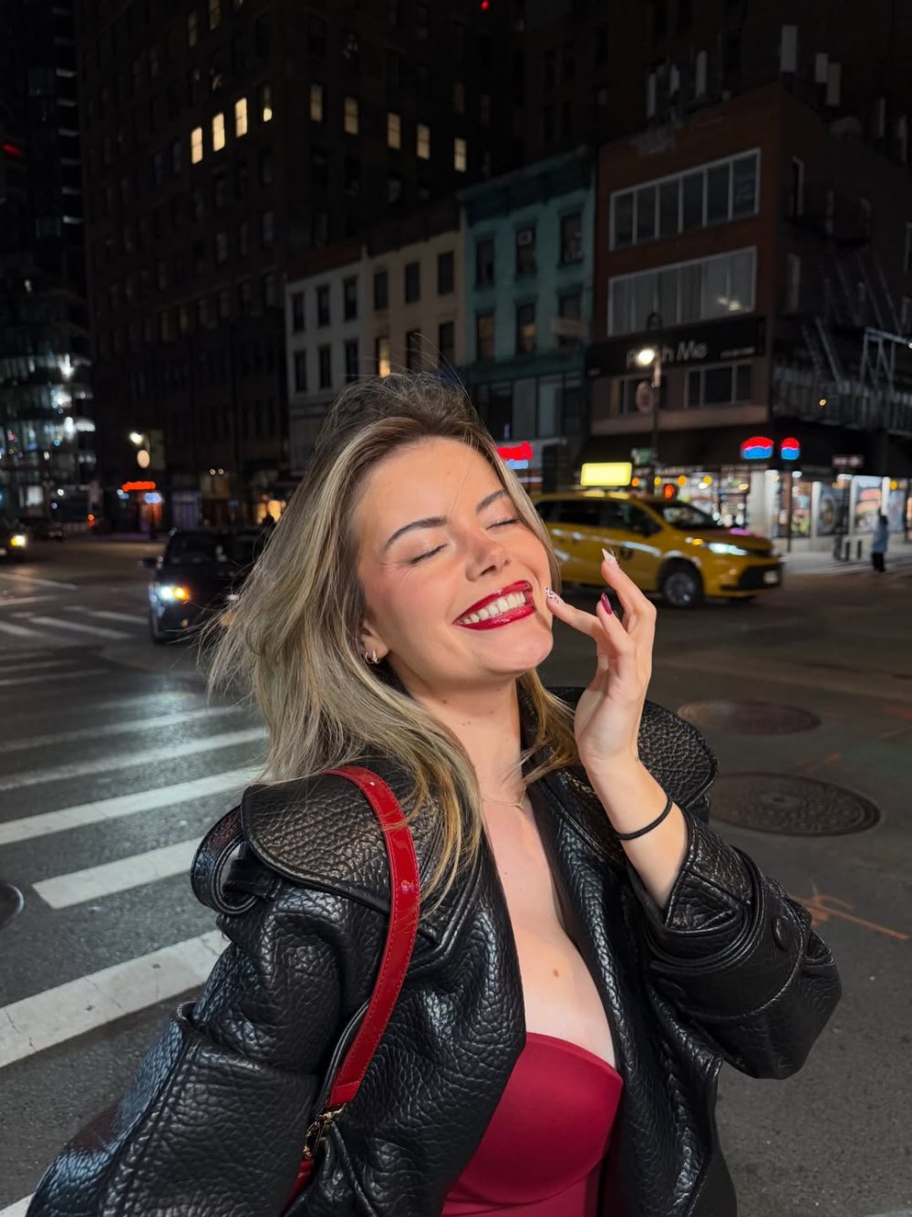 La tenue la plus sexy nini de mon dressing 🍎Ce soir cest girls night out pour notre dernière s...jpg