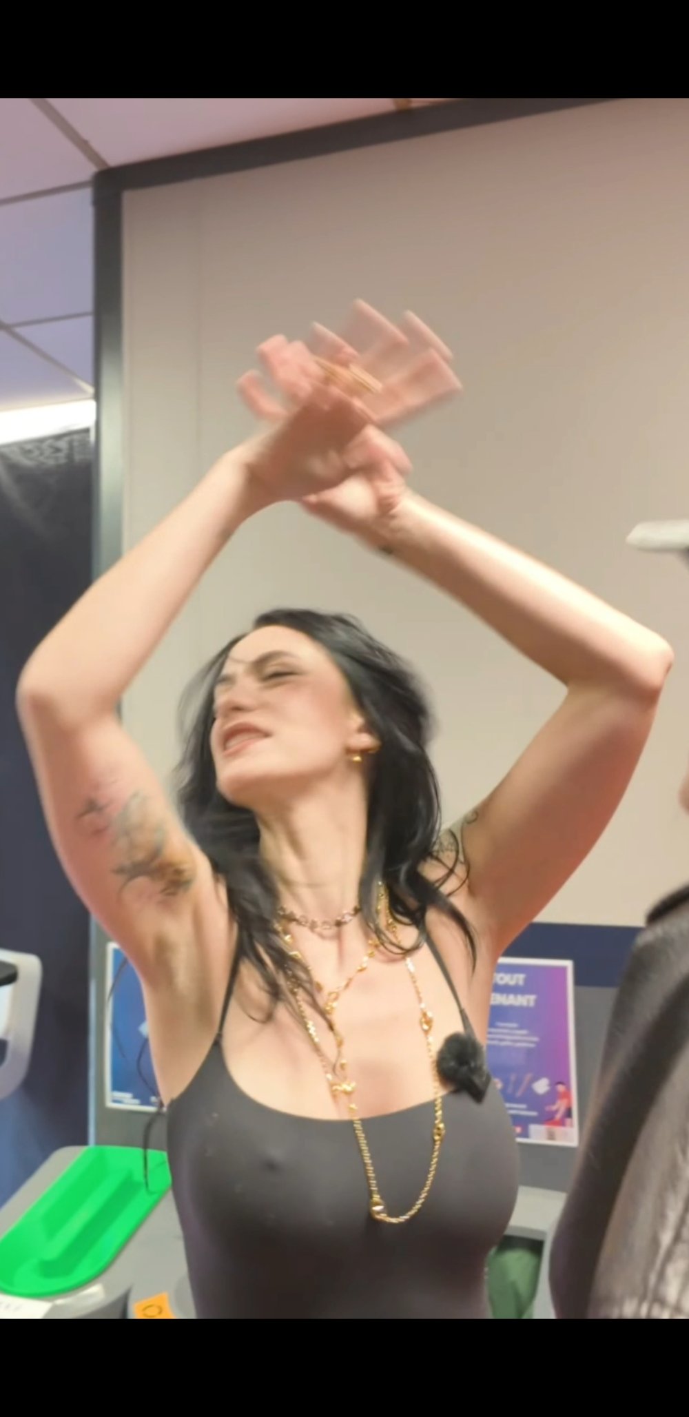 Screenshot_20260404-051509_Video Player.jpg