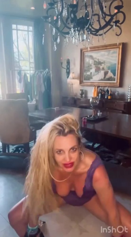 britney-spears-purple-lingerie-nip-slip-dance-video-005.jpg