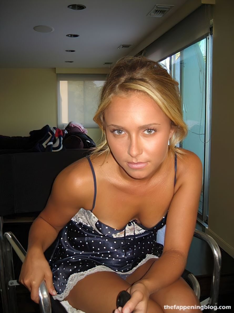 0628001943152_006_19-Hayden-Panettiere-Leaked-Nude-thefappeningblog.com1_.jpg