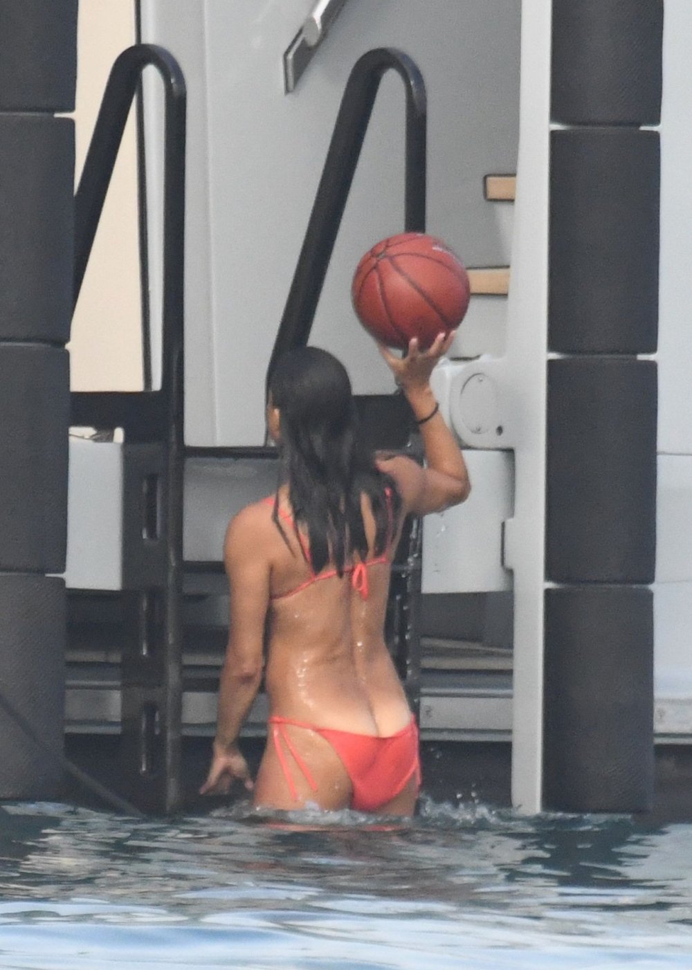 Michelle_Rodriguez_bikini_titslip___asscrack_on_the_boat_30.jpg