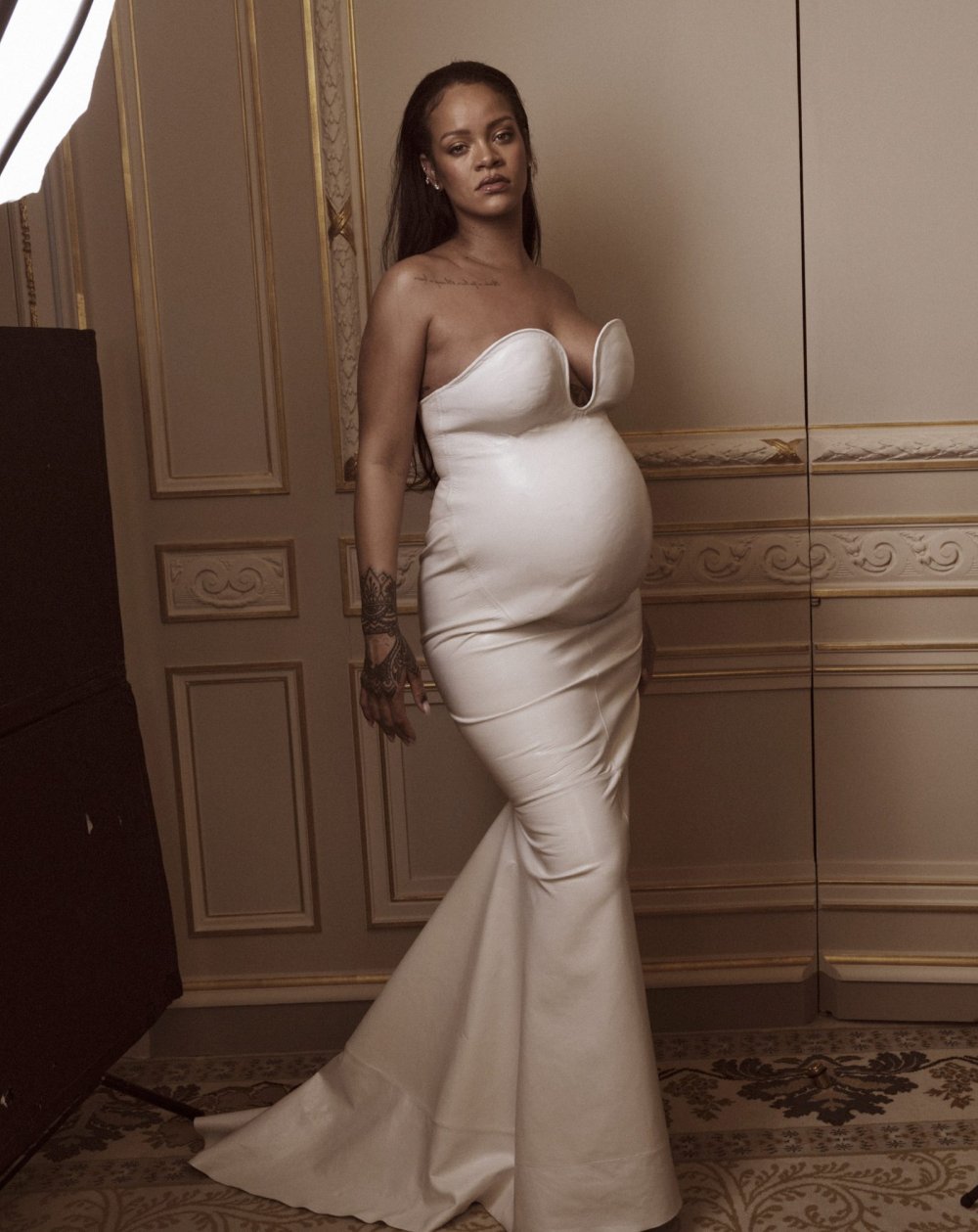 rihanna-pregnant-topless-nipples-vogue-photo-shoot-6.jpeg