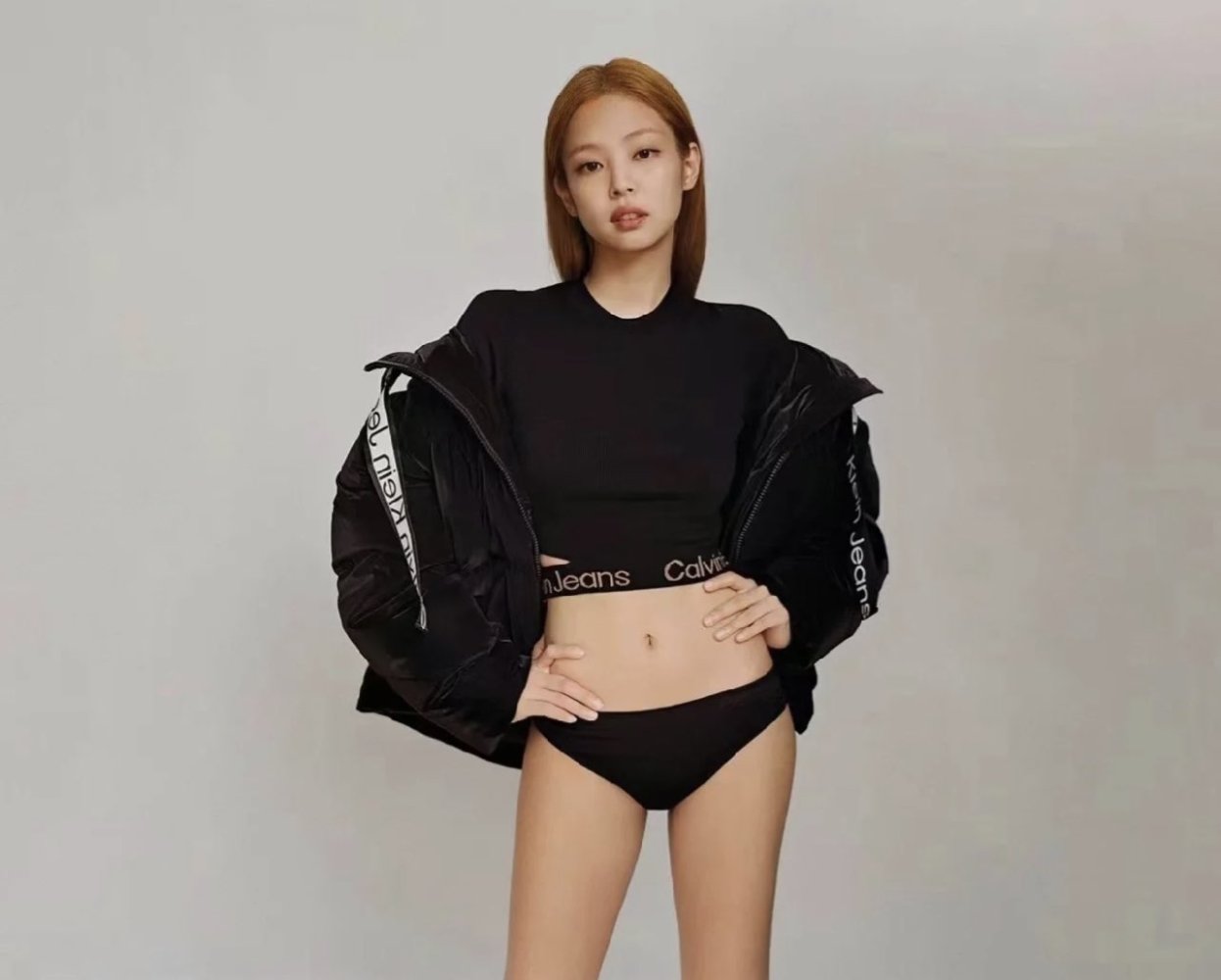 7-BLACKPINK-Jennie-Calvin-Klein-Fall-2022-Campaign.jpeg