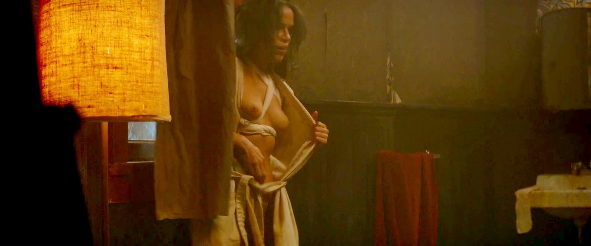 CelebsFlash.com_Michelle_Rodriguez_-_Full_Frontal_in_The_Assignment__2_.jpg