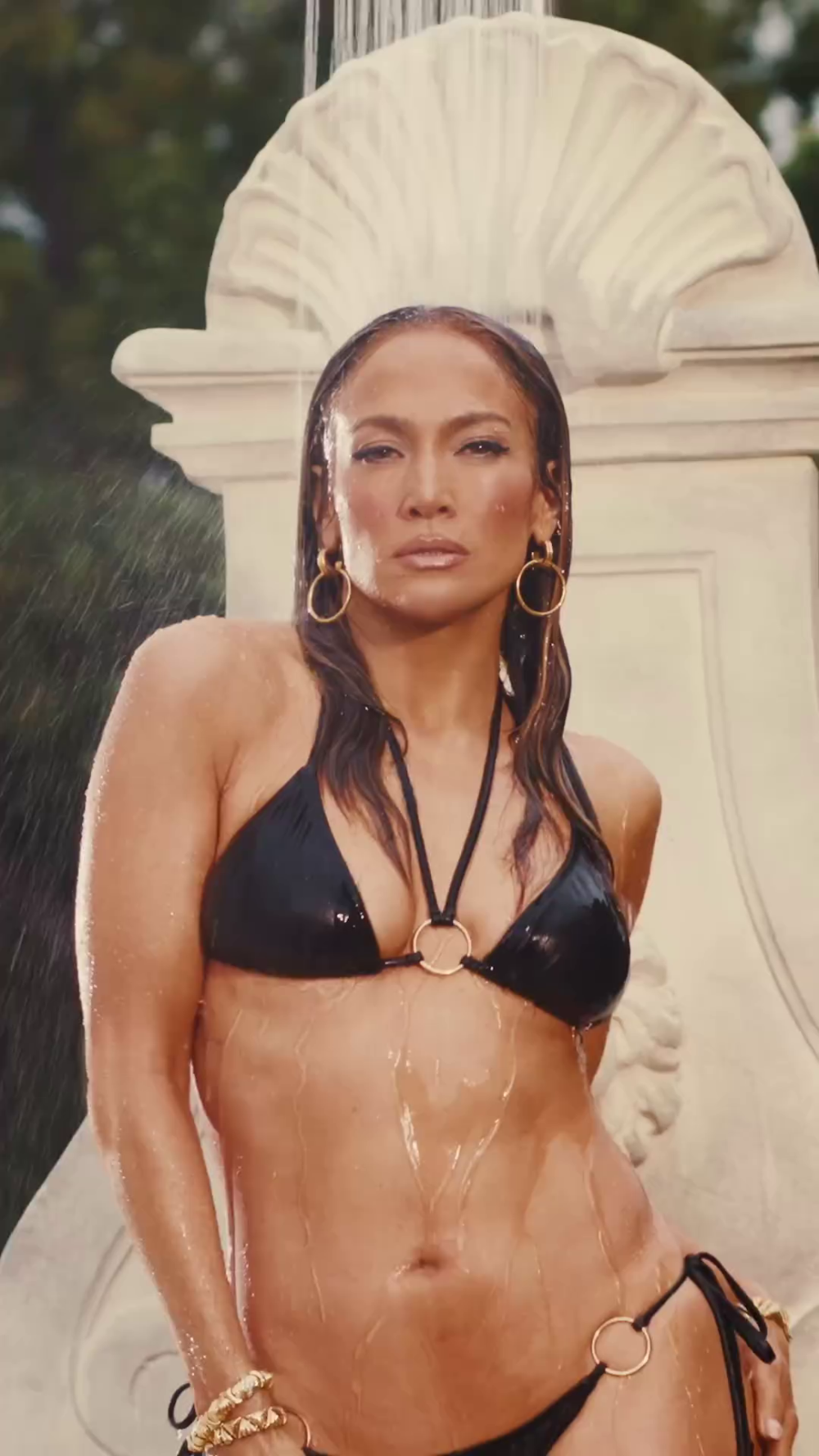 Jennifer_Lopez_-_Can_t_Get_Enough_-_Remix_-_2024.01.28_-_IG_VID_CAP_-_005.png