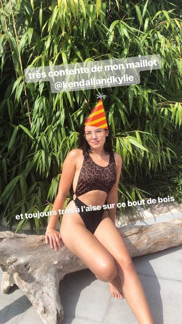 Agathe_Auproux_maillot_de_bain_plage_sexy.jpg