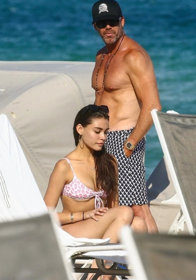 madison-beer-bikini-beach-04.jpg