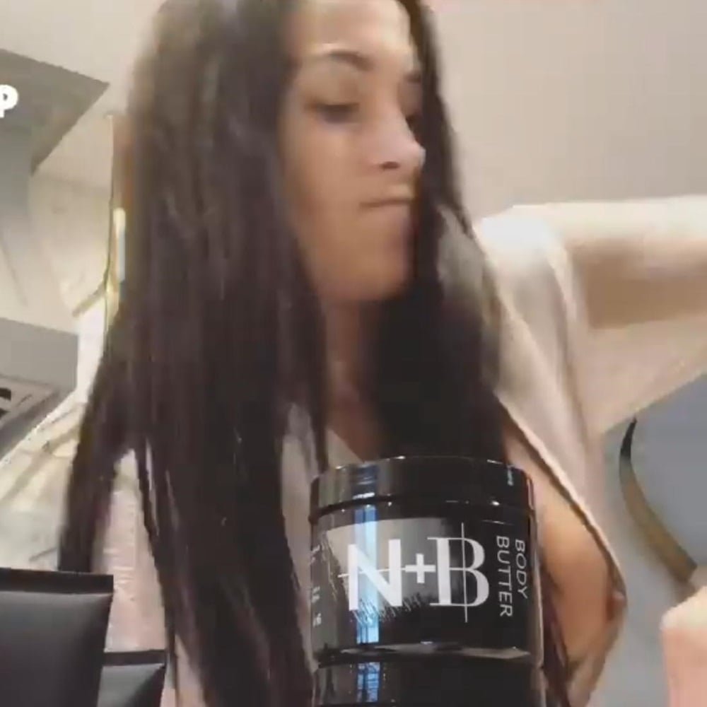 nikki_bella_nip_slip.jpg