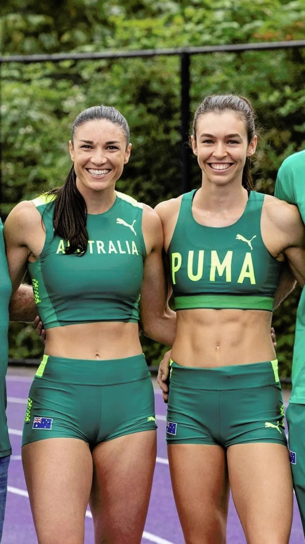 which-athlete-do-you-prefer-michelle-jenneke-alex-morgan-v0-uvra2vep3teb1.jpg