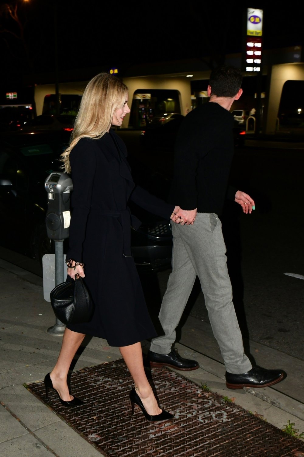 Samara_Weaving_leaving_the_Lucky_Chap_Warner_Bros_celebration_at_Delilah_in_West_Hollywood_02-...jpg