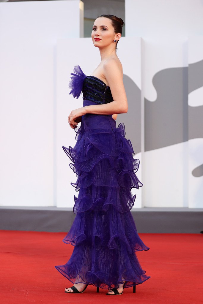 Maude_Apatow_Competencia_Oficial_Red_Carpet_W2lFOk50trFx.jpg