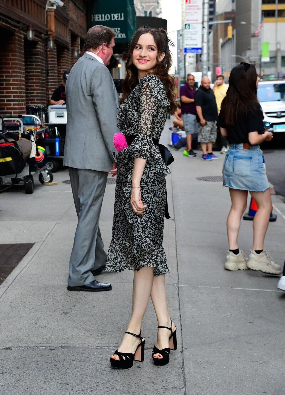 maude-apatow-outside-the-late-show-with-stephen-colbert-new-york-city-july-29th-2019-1.jpg